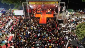 Imagem da notícia - Festa do Divino Espírito Santo 2026 encerra com noite de fé, emoção e grande participação popular em Maués